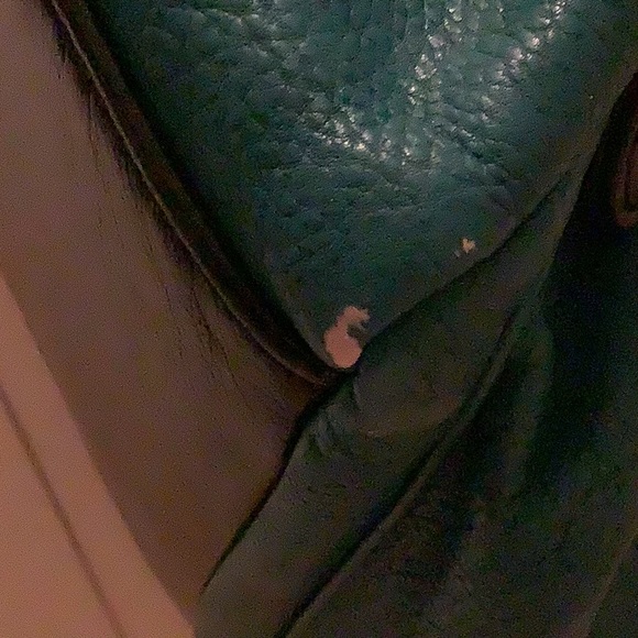 Big Buddha large teal duffle, weekender bag. Excellent condition. Vegan leather. - Picture 5 of 9